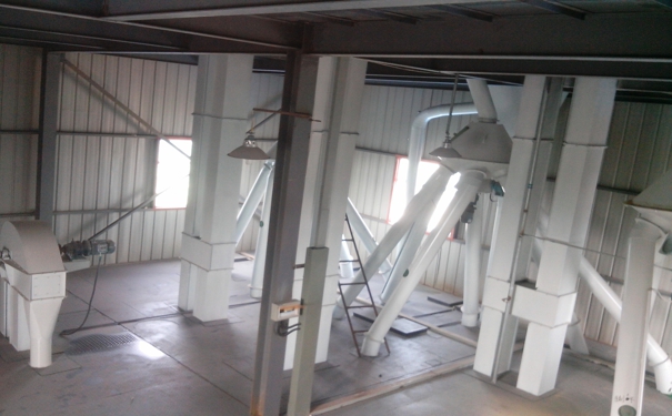 大型飼料機(jī)器 大型飼料機(jī)器