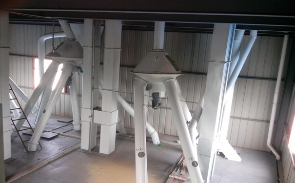 小型顆粒飼料設(shè)備 小型顆粒飼料設(shè)備