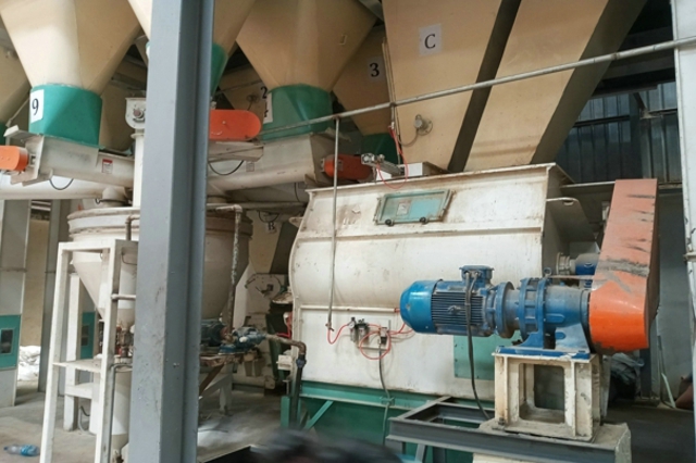 小雞飼料機(jī)器 小雞飼料機(jī)器